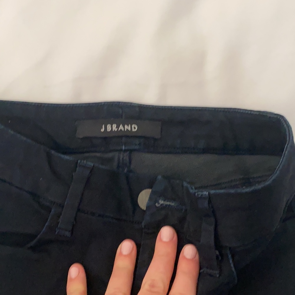 Jbrand blue jeans in straight ankle crop